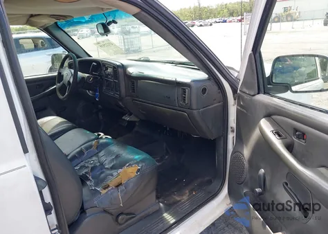 2003 Chevrolet Silverado 1500 from USA, damaged, VIN 1GCEC19V13E164608